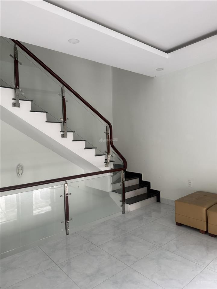 Cho thuê nhà phố kdc long phú, ql1a bến lức long an