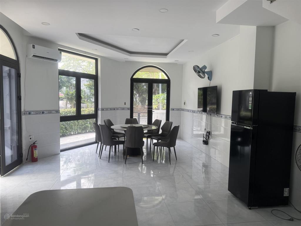 Cho thuê nhà phố kdc long phú, ql1a bến lức long an