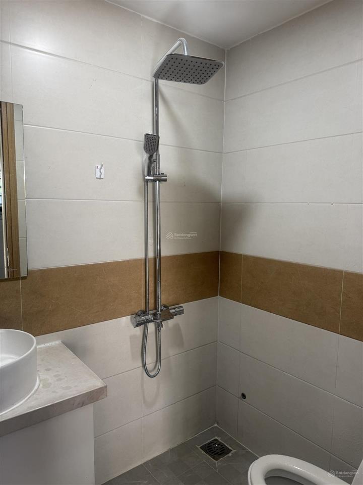 Cho thuê nhà phố kdc long phú, ql1a bến lức long an