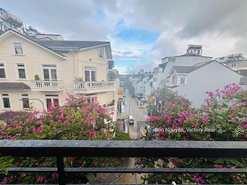 Nhà phố trung tâm  hẻm xe hơi 6m  gold valley đà lạt