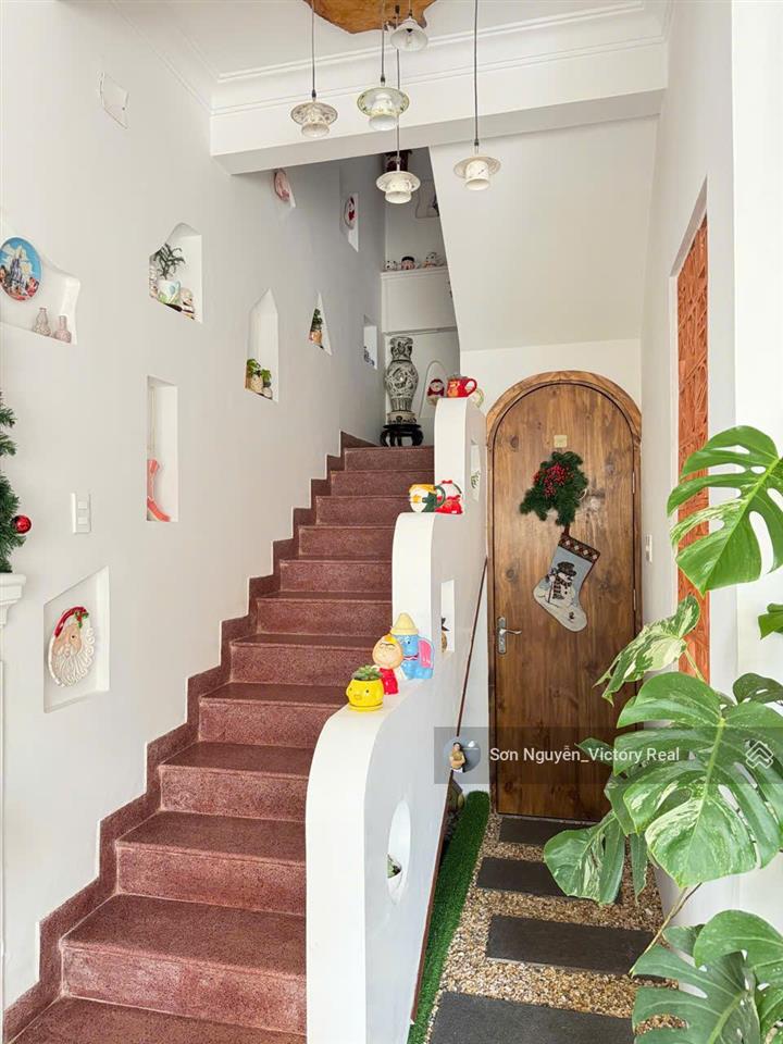 Hàng hiếm trung tâm đà lạt. nhà ngang 9m, hẻm ô tô, 84m²