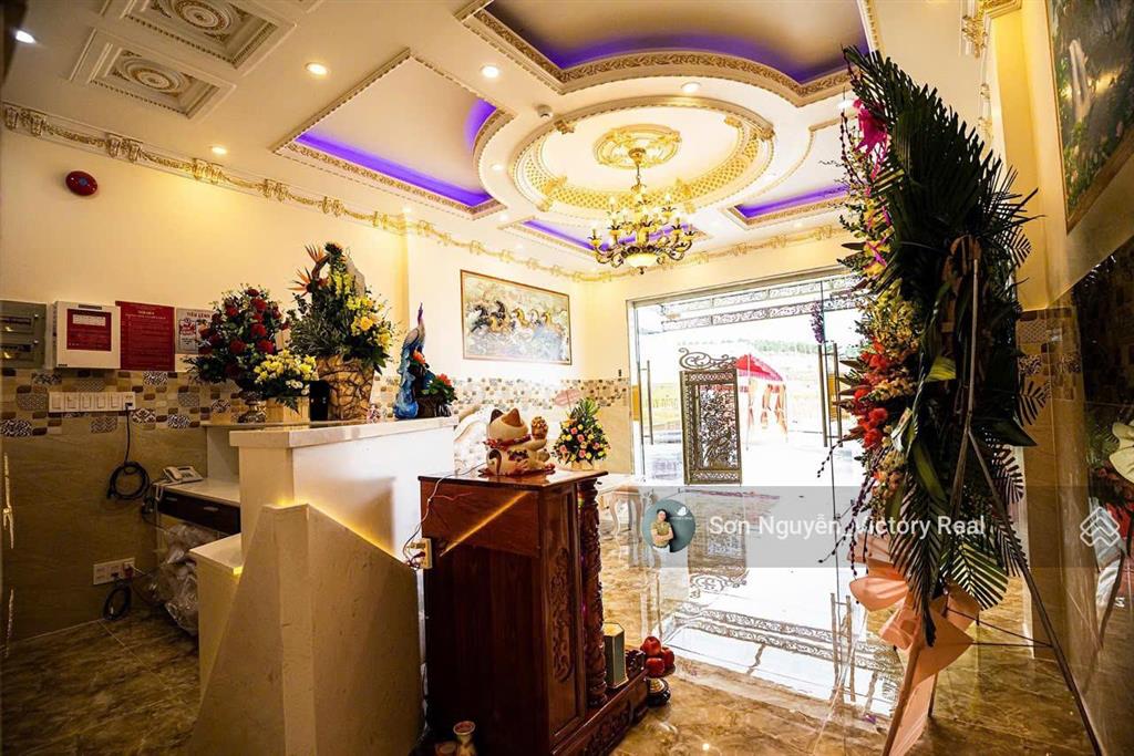 Khách sạn diện tích lớn mặt tiền cao bá quát, sổ hồng riêng, 13 phòng, giá chỉ 13.6 tỷ!