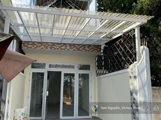 Cần bán nhà phố mặt tiền đường thông thiên học, p.2, đà lạt