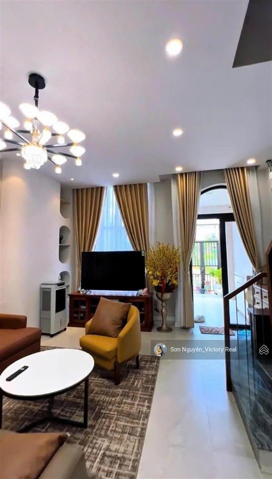 Nhà phố hẻm xe hơi đường nguyễn hữu cầu, p. 12, đà lạt. dt 101m2 mặt tiền