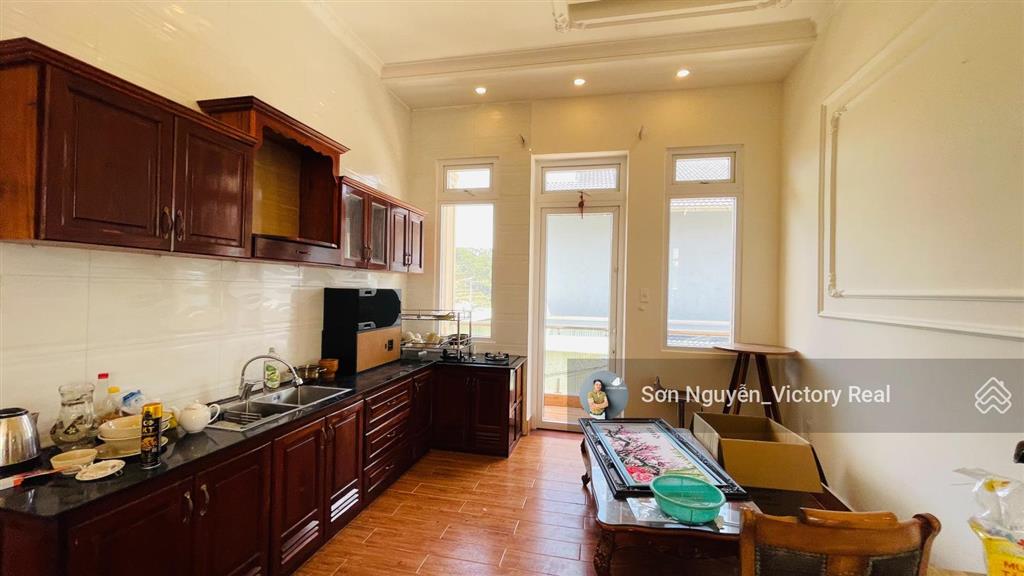 Bán villa/biệt thự 2 mặt tiền trịnh hoài đức, phường 11, giá chỉ 15 tỷ