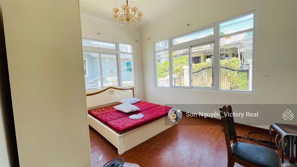 Bán villa/biệt thự 2 mặt tiền trịnh hoài đức, phường 11, giá chỉ 15 tỷ