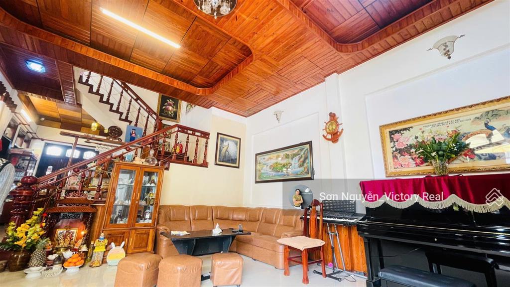 Hàng đẹp trung tâm đà lạt nhà phố 2 mặt tiền giá tốt