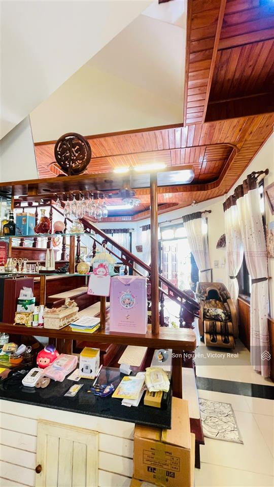 Hàng đẹp trung tâm đà lạt nhà phố 2 mặt tiền giá tốt