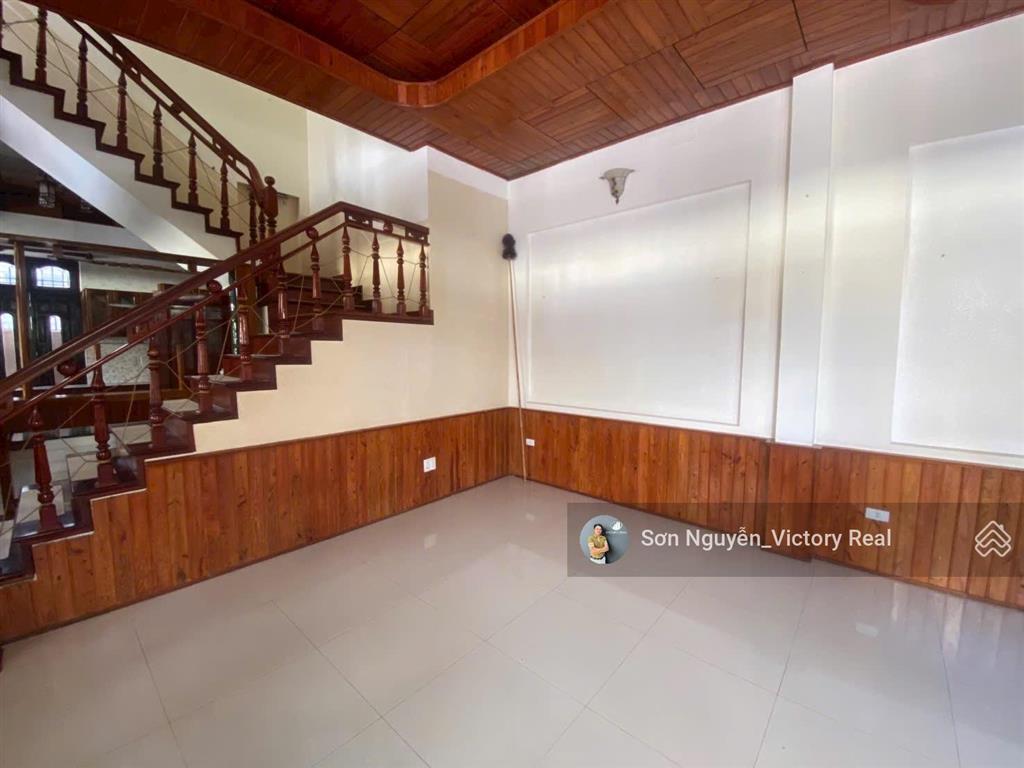 Hàng đẹp trung tâm đà lạt nhà phố 2 mặt tiền giá tốt