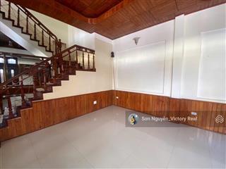 Hàng đẹp trung tâm đà lạt nhà phố 2 mặt tiền giá tốt