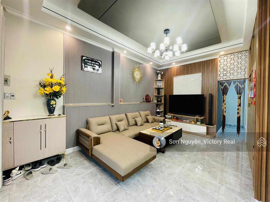 Bán nhà phố đẹp  hẻm xe hơi hùng vương, phường 9, đà lạt