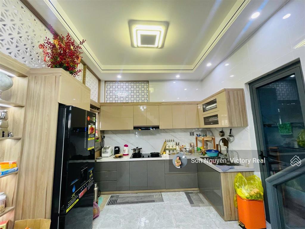 Bán nhà phố đẹp  hẻm xe hơi hùng vương, phường 9, đà lạt