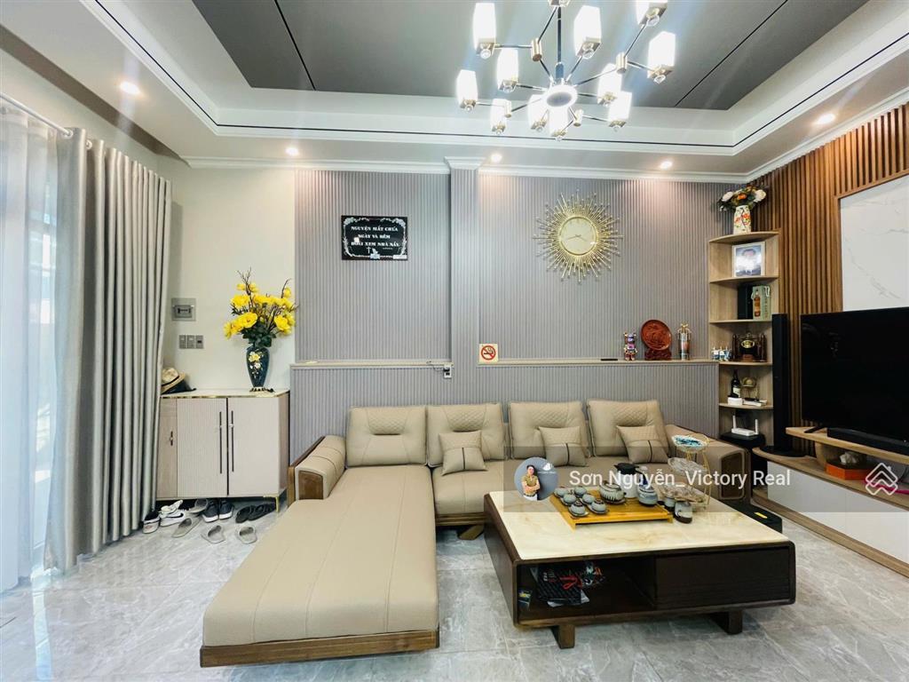 Bán nhà phố đẹp  hẻm xe hơi hùng vương, phường 9, đà lạt