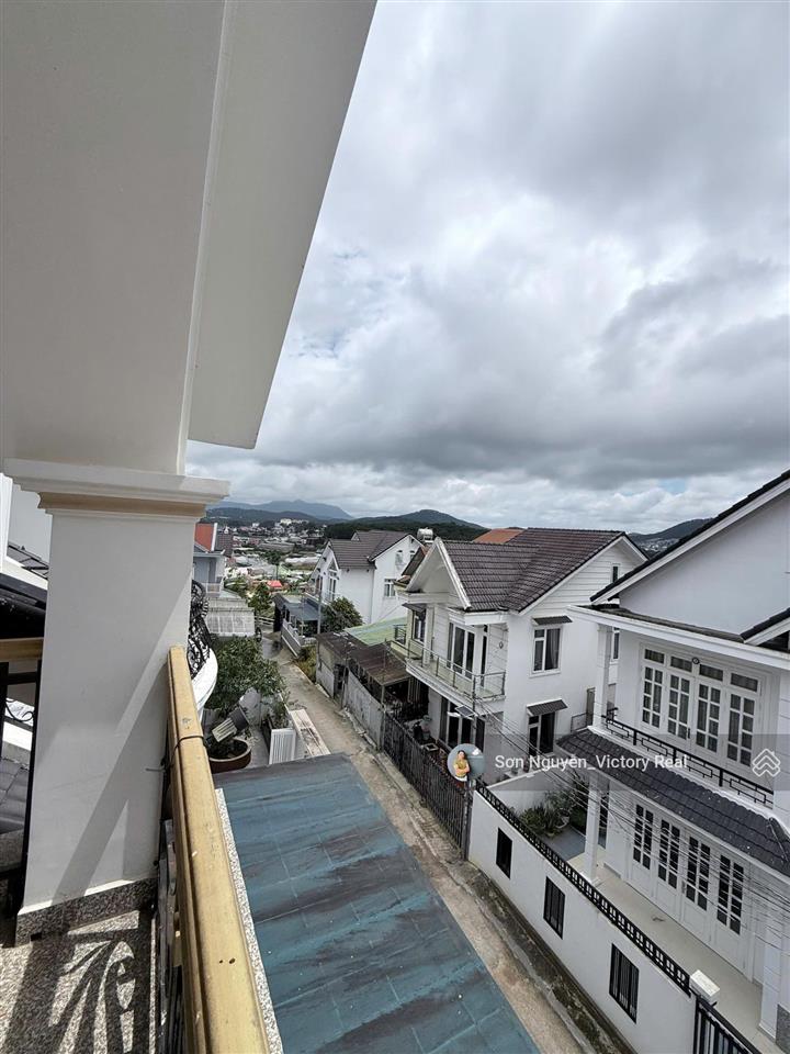 Nhà phố 191,6m2 hẻm xe hơi hùng vương, p. 10, đà lạt chỉ 9,5 tỷ
