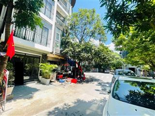 Cc  mặt phố văn la  hà đông. 6 tầng  thang máy giá 12 tỷ