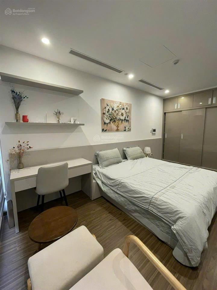 E. tùng ngô cho thuê vinhomes west point studio 34m2 full 13,5tr/tháng