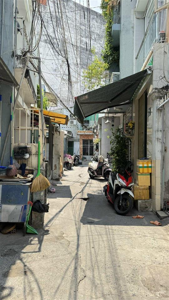 Nhà 2 tầng đường âu dương lân, quận 8, giáp quận 1, 60m2, 3 phòng, 2 tầng, cách 50m ra hẻm xe hơi