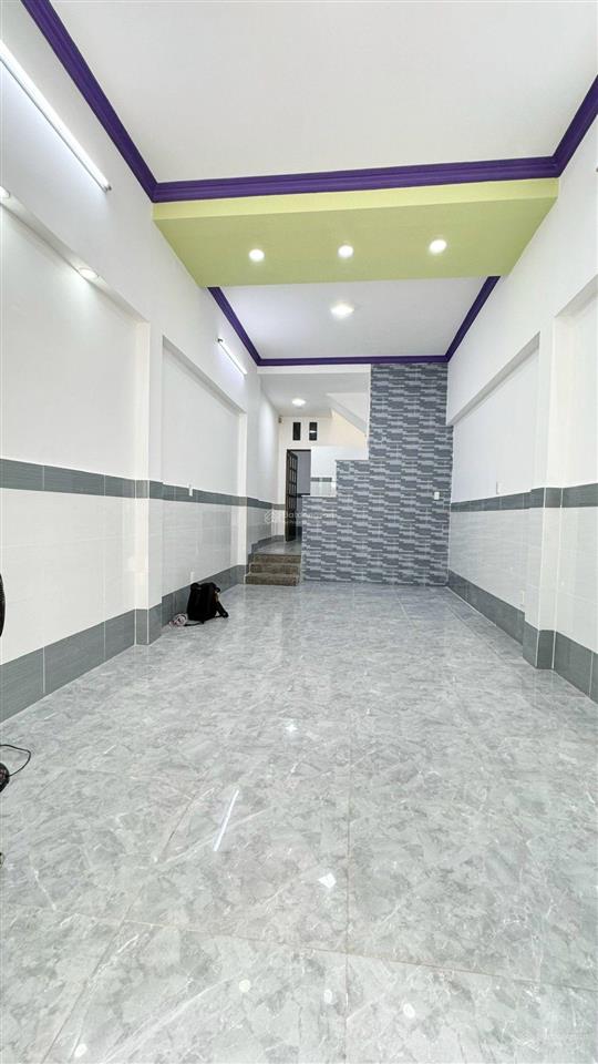 Nhà 2 tầng đường âu dương lân, quận 8, giáp quận 1, 60m2, 3 phòng, 2 tầng, cách 50m ra hẻm xe hơi