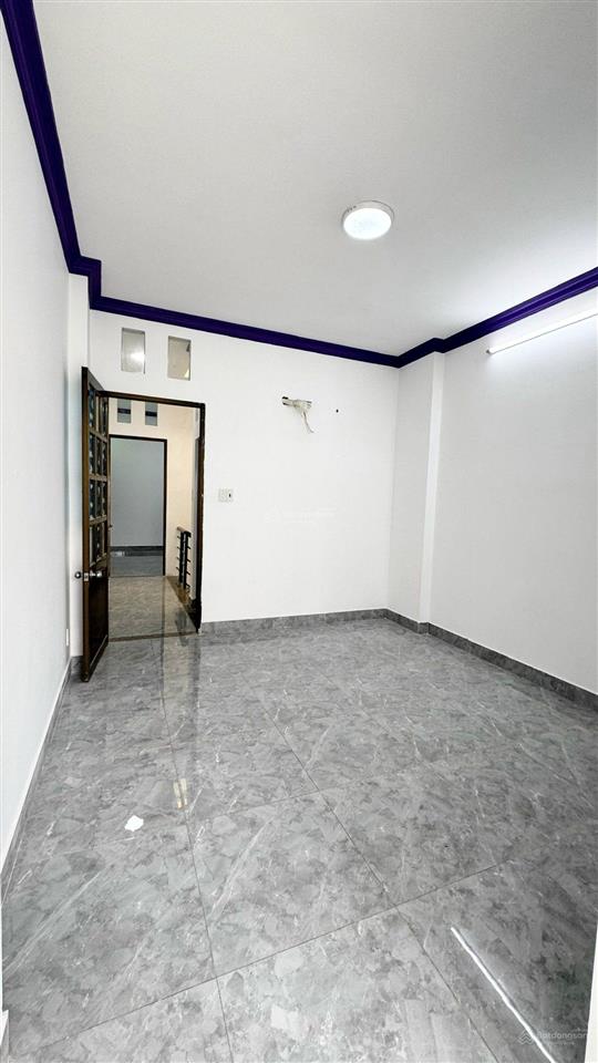 Nhà 2 tầng đường âu dương lân, quận 8, giáp quận 1, 60m2, 3 phòng, 2 tầng, cách 50m ra hẻm xe hơi