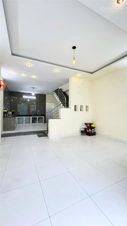 Bán nhà bà hom, q6, gần chợ phú lâm, ngang hiếm 5m, 2 tầng, hẻm xe tải sát mặt tiền