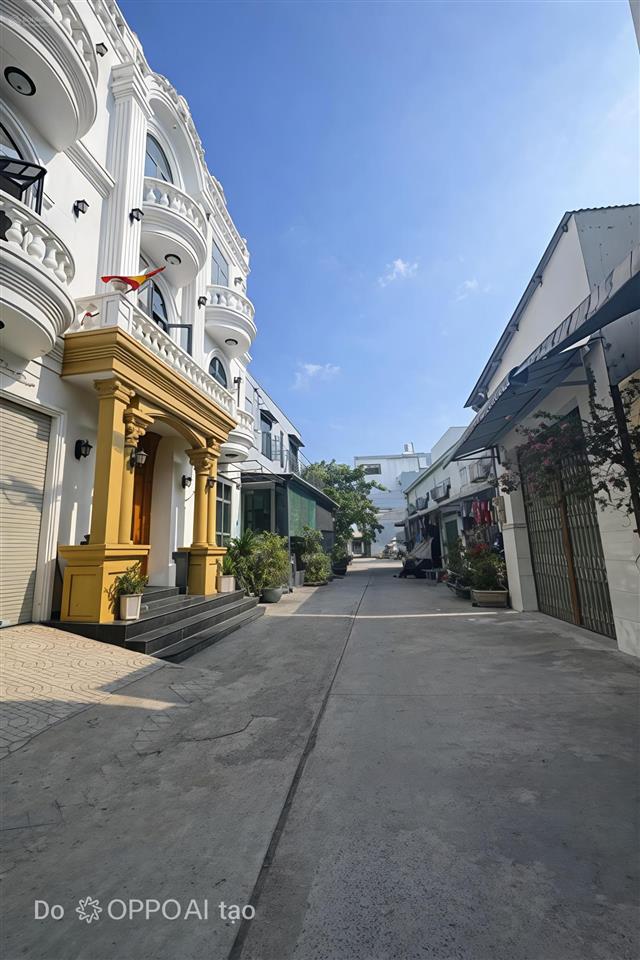 Hồ văn long, tân tạo, gần chợ bà hom quận 6, ngang lớn 11m, 4pn, 4 tầng, đường 6m ô tô vào nhà.