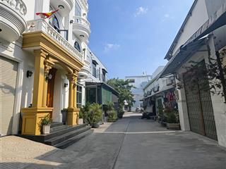 Hồ văn long, tân tạo, gần chợ bà hom quận 6, ngang lớn 11m, 4pn, 4 tầng, đường 6m ô tô vào nhà.