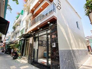 Ông ích khiêm, q11, gần đầm sen, 48m2, 3pn, 2 tầng, hẻm ô tô thông ,căn góc 3 mặt hẻm, có pn trệt