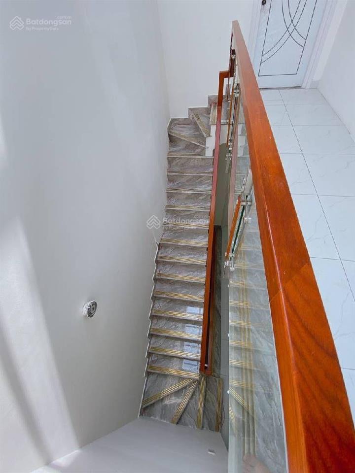 Bà hom, p13 q6, gần chợ phú lâm, 83m2, 5pn, 3 tầng, hẻm thông, có phòng xông hơi, hẻm 5m