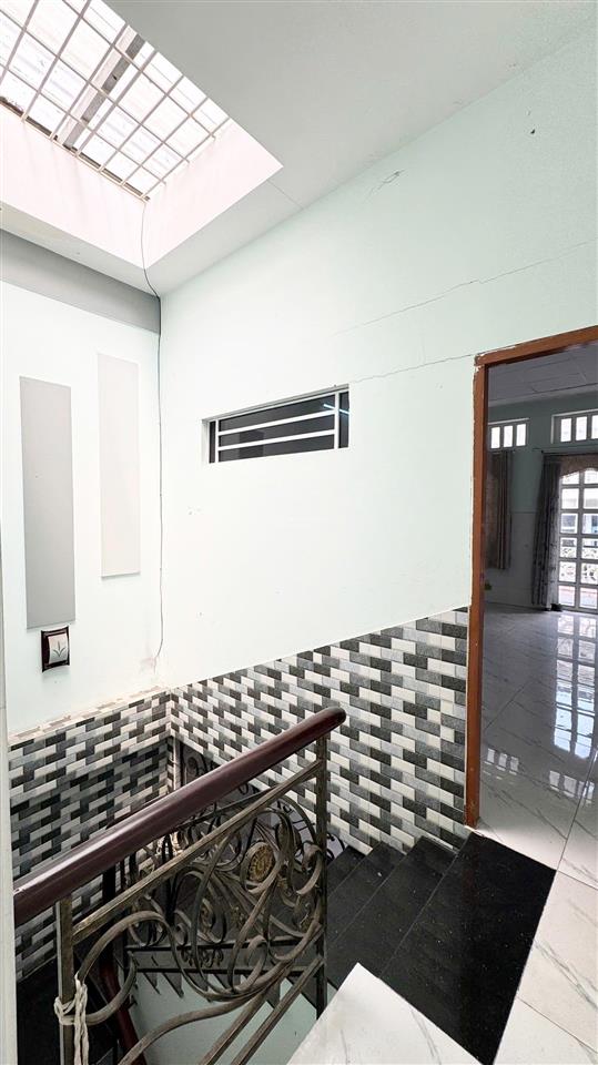 Lê công phép , bình tân, gần bến xe miền tây, 4x15m, 60m2, 3pn, 2 tầng, đường 8m thông