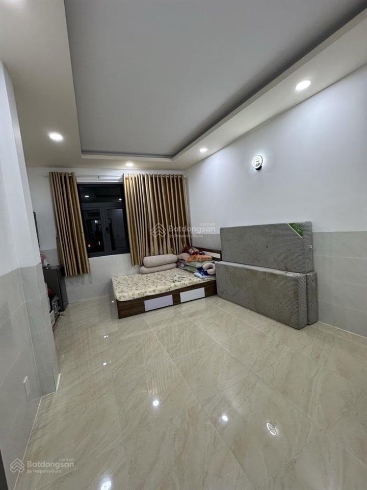 Nhà sát mặt tiền view sông hẻm 357 hậu giang q6, gần chợ lớn, 64m2, 4pn, sau lưng 1 căn mặt tiền