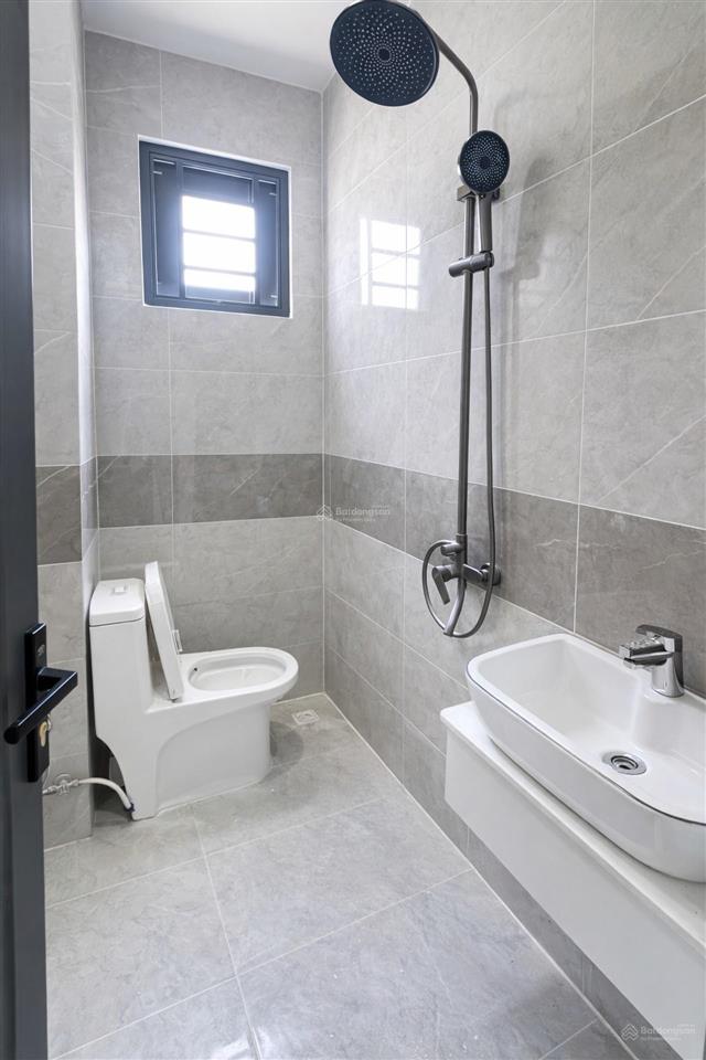 Bán nhà 5 tầng đường bình trị đông, gần kdc tên lửa, bình tân, hẻm 6m, 5pn, full nội thất, 7ty95