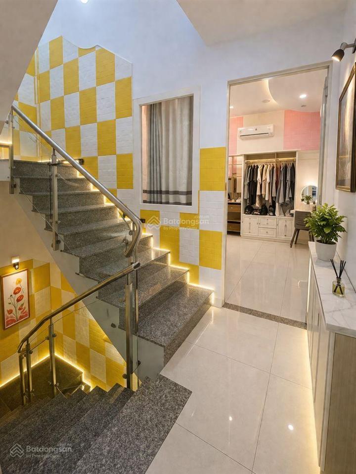 Nhà 4 tầng, nguyễn quý yêm, khu phân lô nam hùng vương không có căn thứ 2, mua là lời, 6 tỷ 1