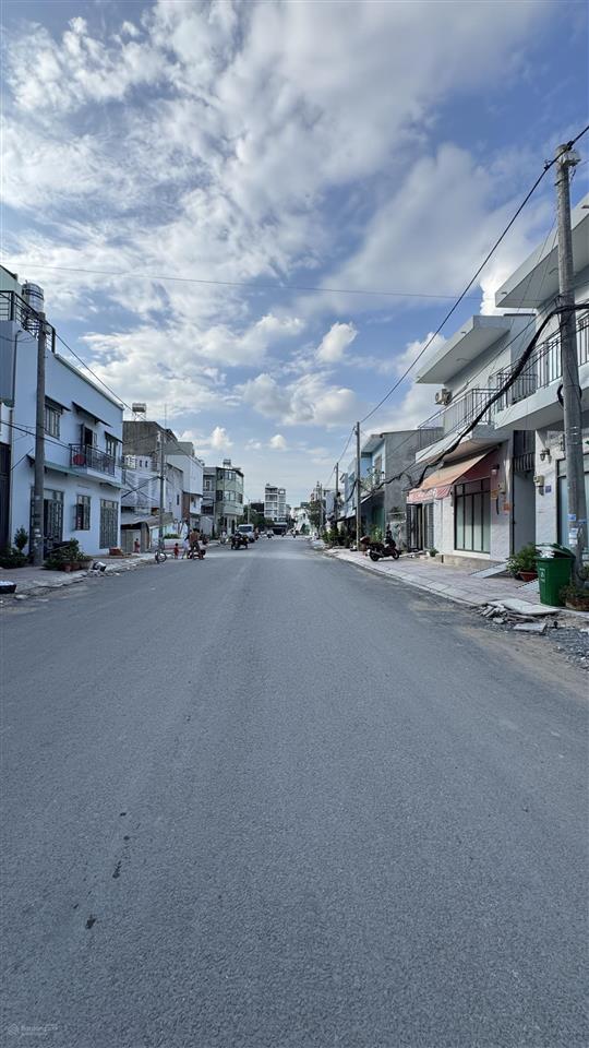 Bán nhà hương lộ 2, bình trị đông, bình tân ngang 5m nhà mới 5 tầng hẻm 8m thông lê văn quới