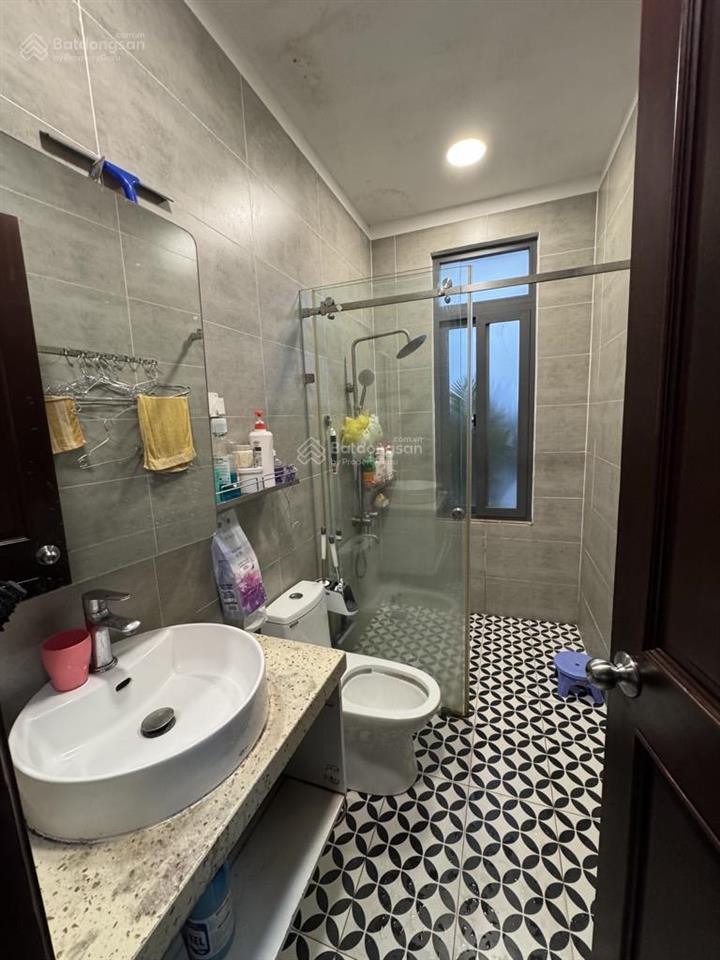 Bán nhà hương lộ 2, bình trị đông, bình tân ngang 5m nhà mới 5 tầng hẻm 8m thông lê văn quới