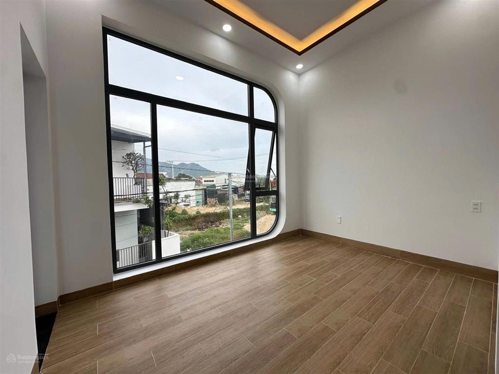 Siêu phẩm lộc lá đầu năm chủ mở bán lấy may!
thị trấn diên khánh khánh hòa. dt đất 72m2