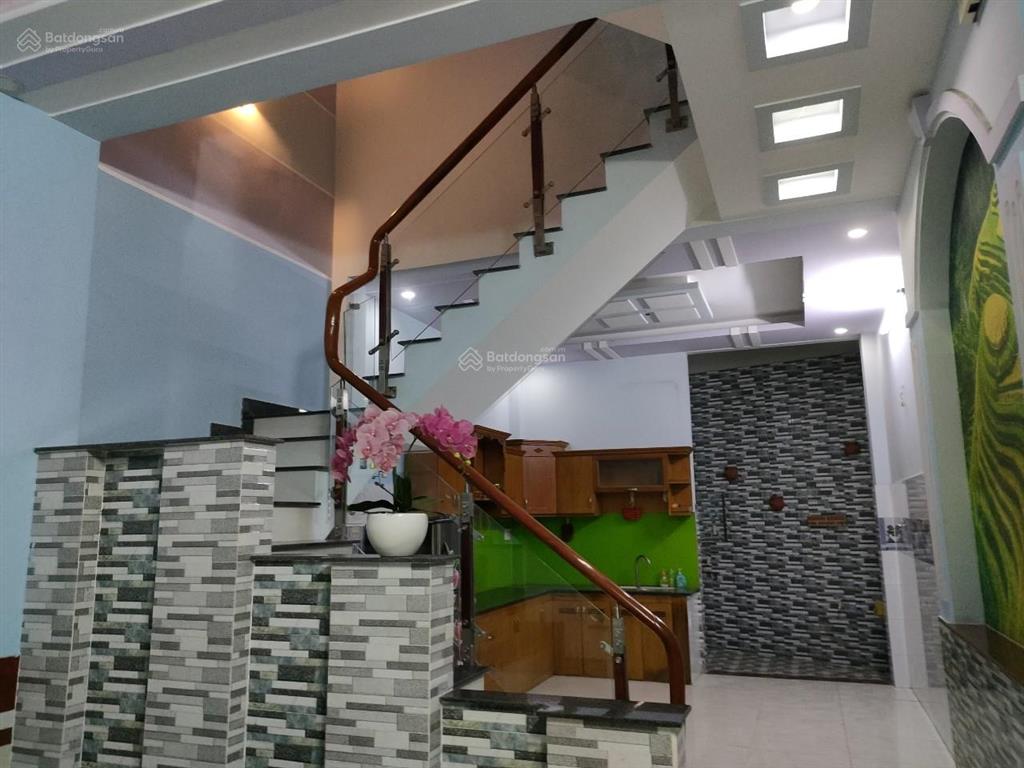 Bán nhà đẹp 4x16m, 3 tầng 4pn 5wc khu nhà lầu, hiệp thành 13  q.12