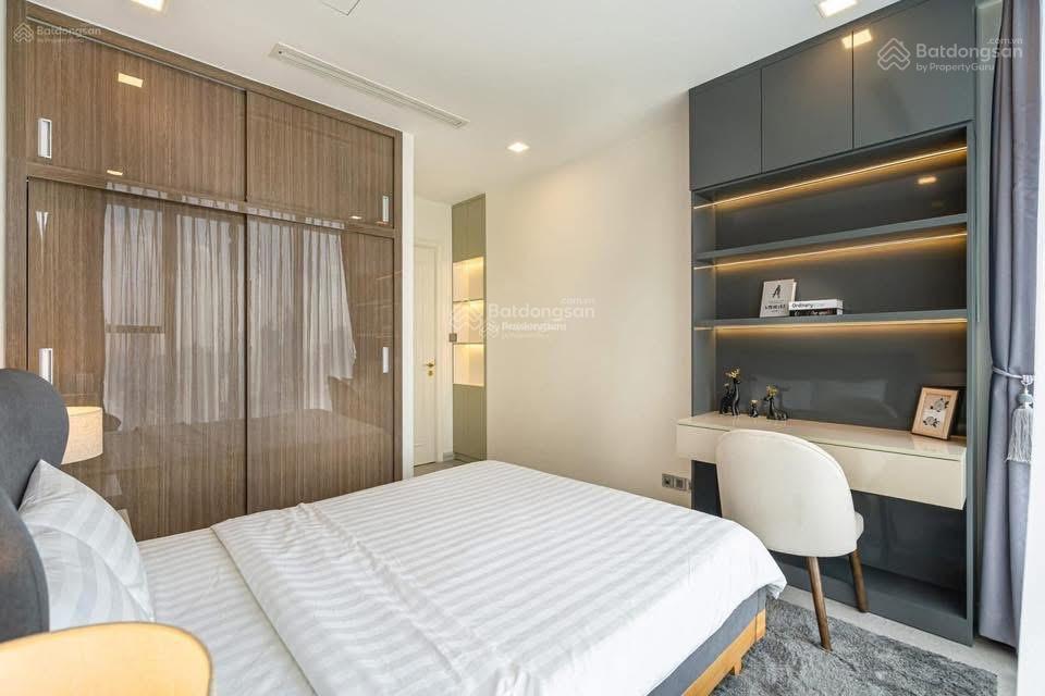 Chủ nhà kẹt tiền bán nhanh chcc kingston residence.  em 0833 755 *** call/zalo