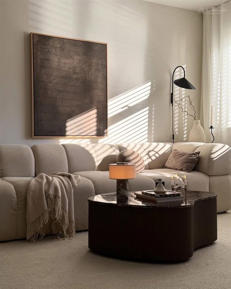 Chủ nhà kẹt tiền bán nhanh chcc kingston residence.  em 0833 755 *** call/zalo
