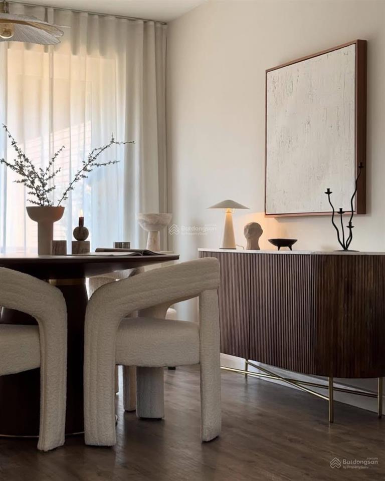 Chủ nhà kẹt tiền bán nhanh chcc kingston residence.  em 0833 755 *** call/zalo