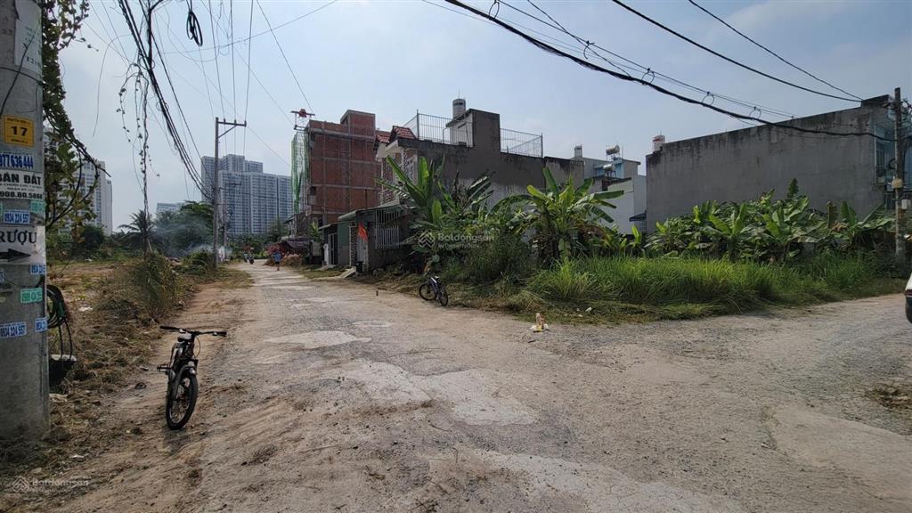 Chính chủ gửi lô đất ,72m2, ngang 5m , sát bên vinhomes , chỉ với 3.95 tỷ