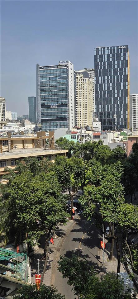 Hiếm! đi du học nên bán chung cư h1 kế bên đại học luật, sổ sẵn, đầy đủ nội thất, thiện chí bán