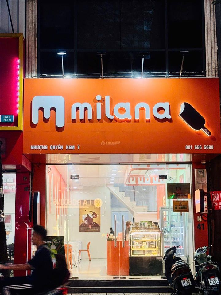 Mặt phố hàng bạc  phố cổ  dt 52m  mt 3.2m giá 90tr kinh doanh mọi mô hình  vị trí đắc địa