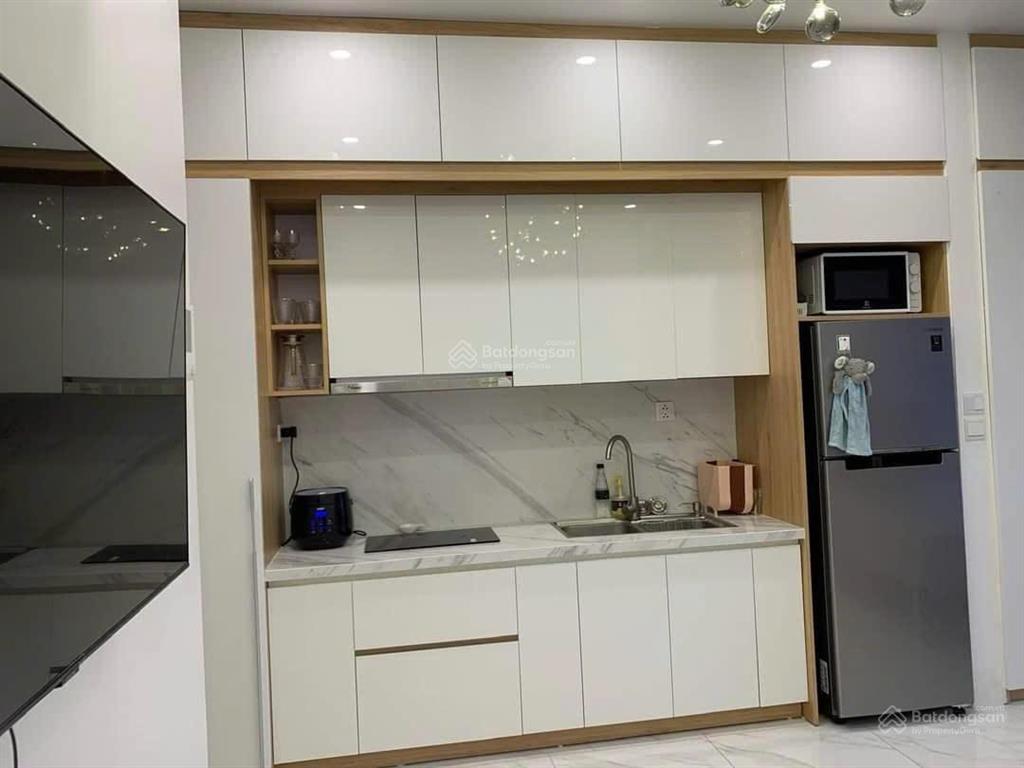 Bán căn studio 32m2 d'eldorado lạc long quân view hồ tây, sẵn sổ đỏ, sẵn khách thuê
