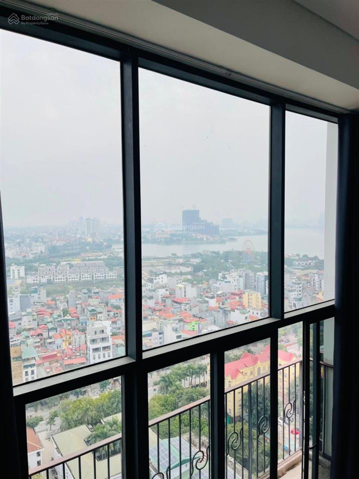 Bán gấp căn duplex pentstudio tây hồ 76m2 ban công đông nam, giá 8.x tỷ full đồ, sổ đỏ bàn giao