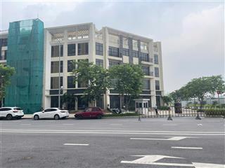 Chính chủ gửi bán shophouse starlake, lô góc, dt 323m2, xây 4,5 tầng hoàn thiện, sổ đỏ cất két