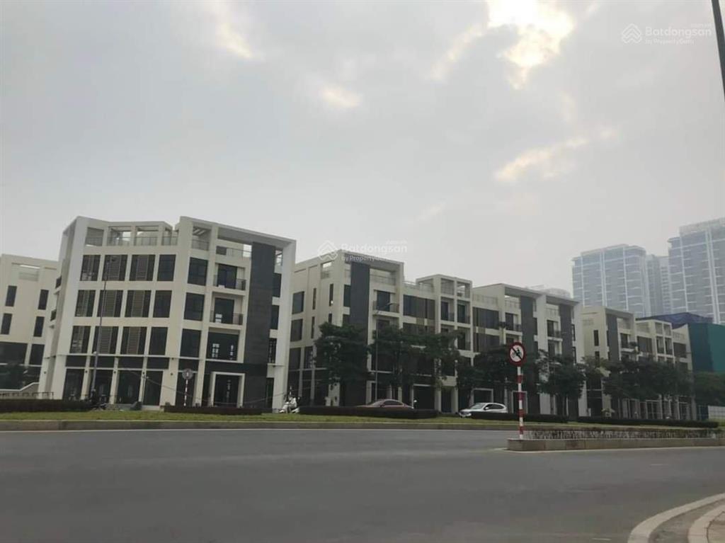 Chính chủ gửi bán shophouse starlake 2 mặt tiền, dt 150m2, xây 4,5 tầng hoàn thiện, sổ đỏ cất két