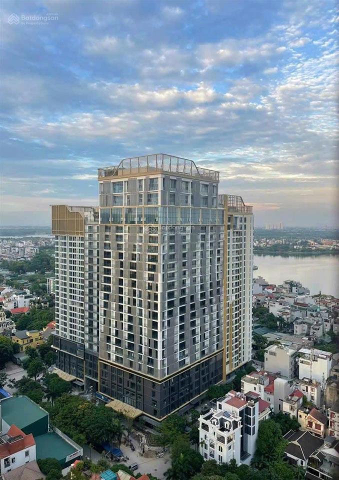 Chính chủ gửi bán shop khối đế heritage west lake 677 lạc long quân lô góc, sẵn dòng tiền