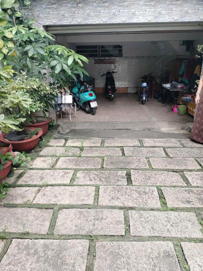 BÁN NHÀ DT SIÊU RỘNG : DT đất : (7m x 26m), nỡ hậu nhẹ . DT sàn 220.3m² - KẾT CẤU : HẦM ,