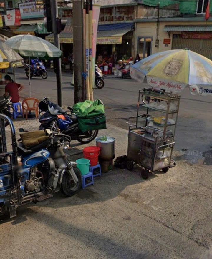 Chính Chủ cần bán gấp Nhà Mặt Tiền kinh doanh đỉnh cao ngay chợ Bình Thới, P. Minh Phụng,