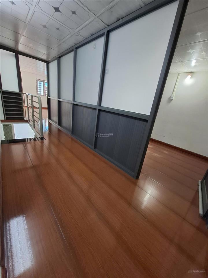 Chủ nhiệt bán nhà tân phú giảm sâu chỉ 3,x tỷ dt 40m( 4mx10m) nở hậu gần sân bay tsn, nhà ga t3